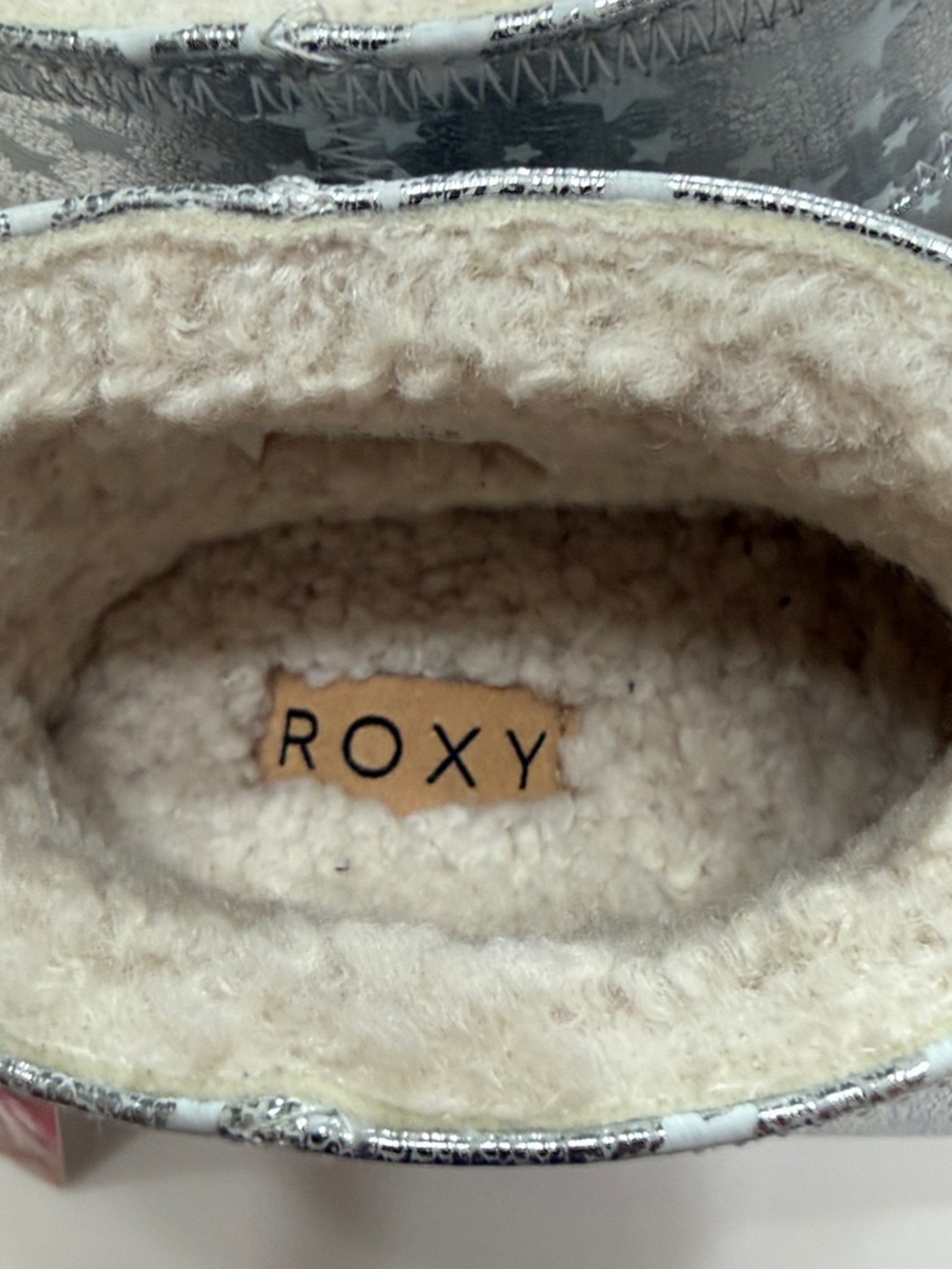 NWT Roxy Size 1 Kids Metallic Silver Star Cozy Ankle Boots - Picture 3 of 5